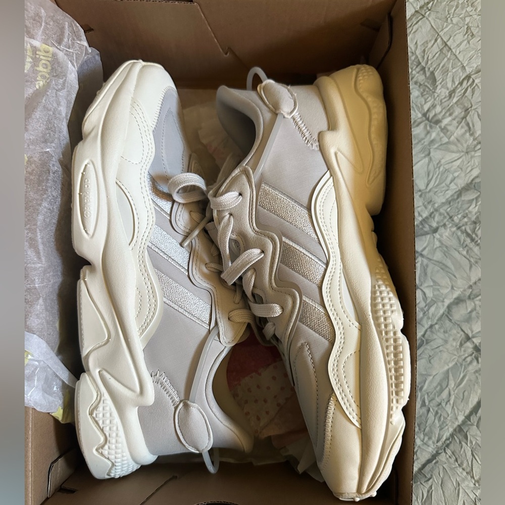 NIB Adidas Ozweego
